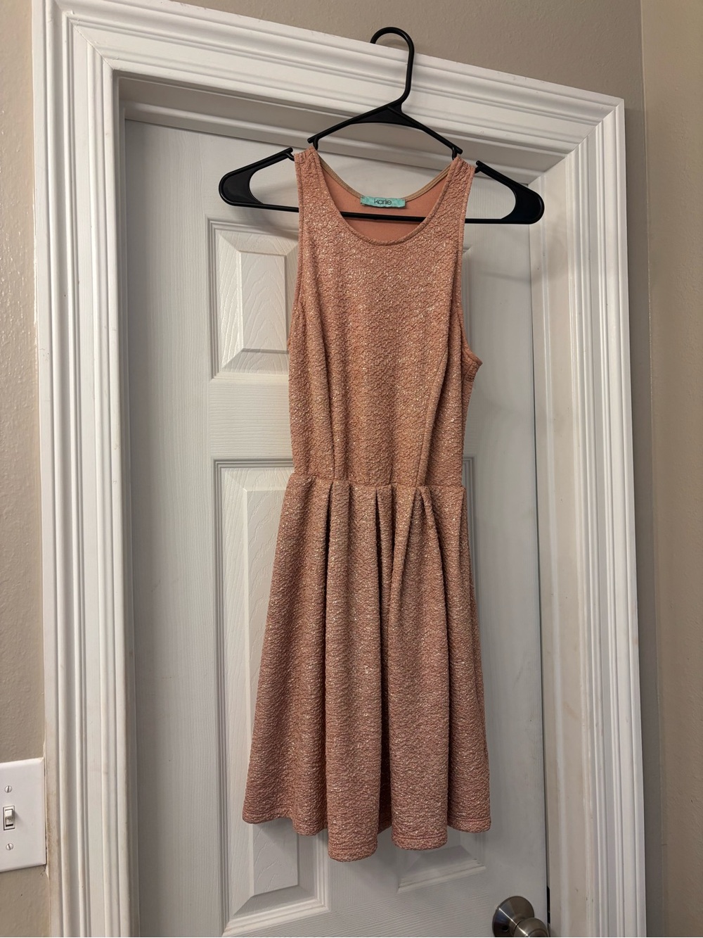 Karlie Peach Textured Sleeveless Mini Dress